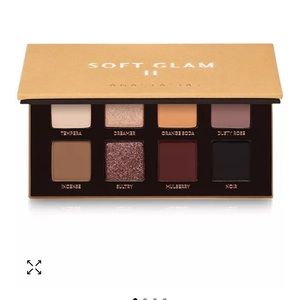 Soft Glam II Mini Eyeshadow Palette, brand we with box 📦 awesome everyday color